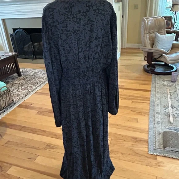 Zara Black and Navy V Neck Long Sleeve Women’s Floral Print Dress - Picture 9 of 15